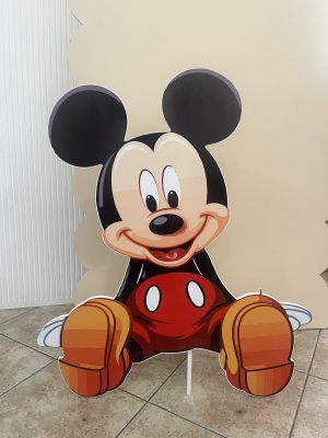 Фигура Мики Маус